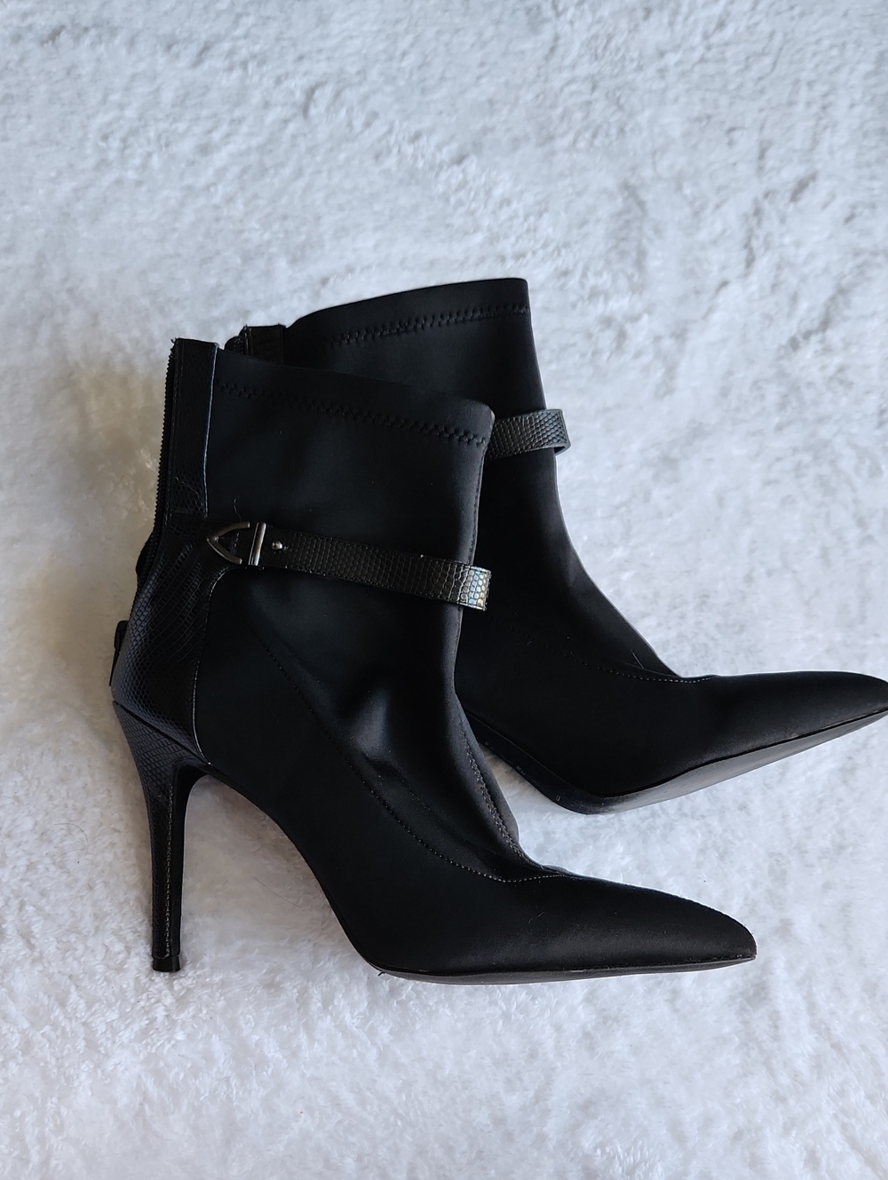 Charlea By Charles David Pointed Toe Stiletto Ankle Boots - 9M